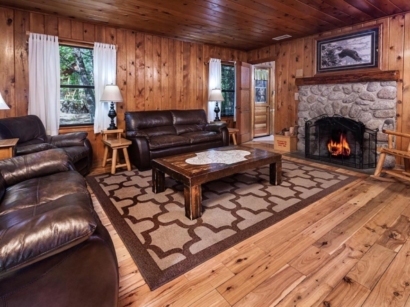 Rustic Cabins - Idyllwild Inn