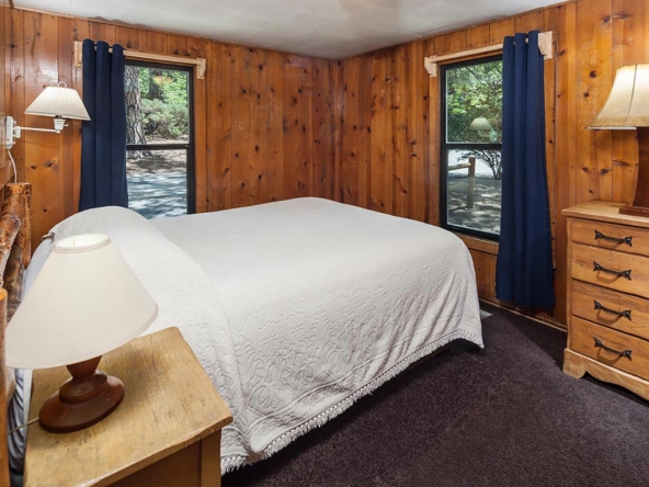 Rustic Cabins - Idyllwild Inn