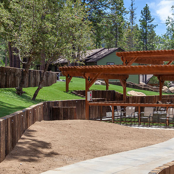 event-area-tahquitz-pines-groups-hero-img